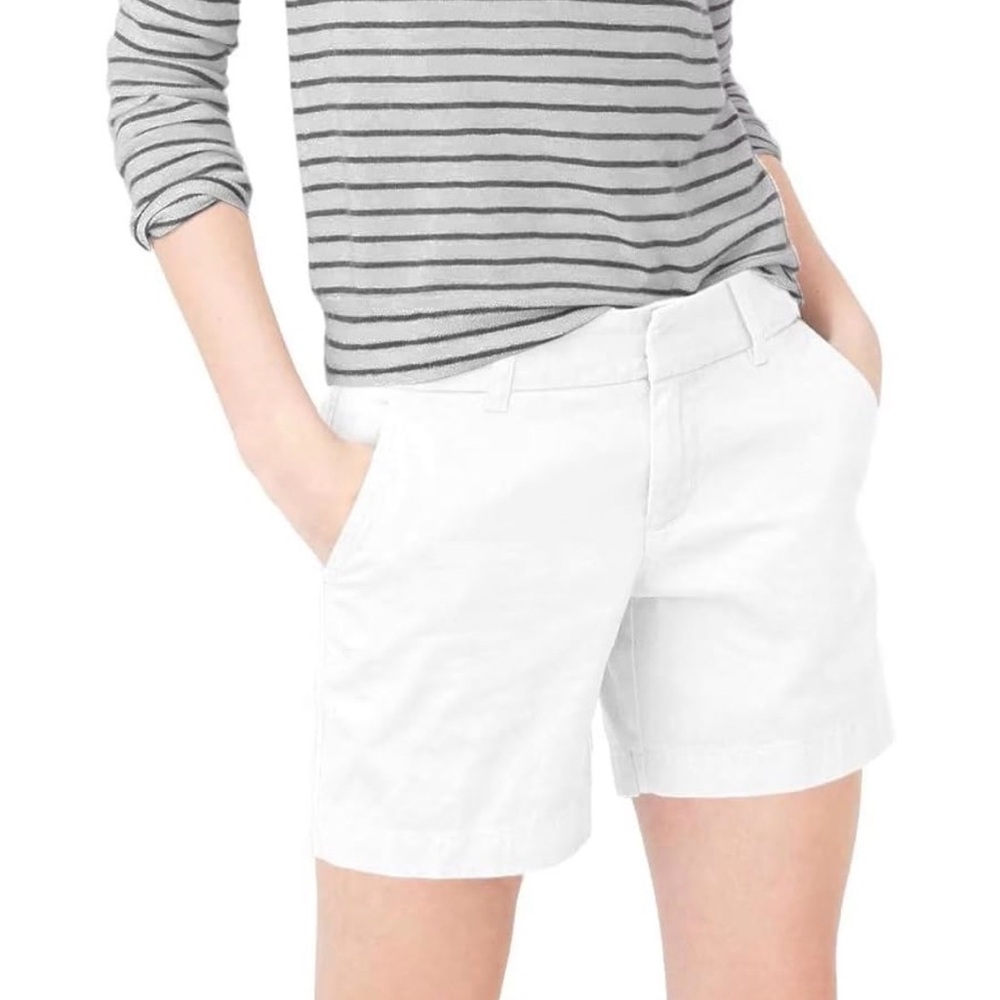 Hybrid & Company Women's Classic White Shorts